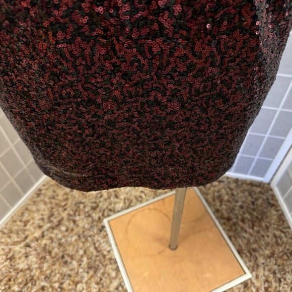 Express,Woman,Party Dress,Size S,Black red sequin,Zip,Long Sleeve,V Neck,Short.! - Picture 7 of 11